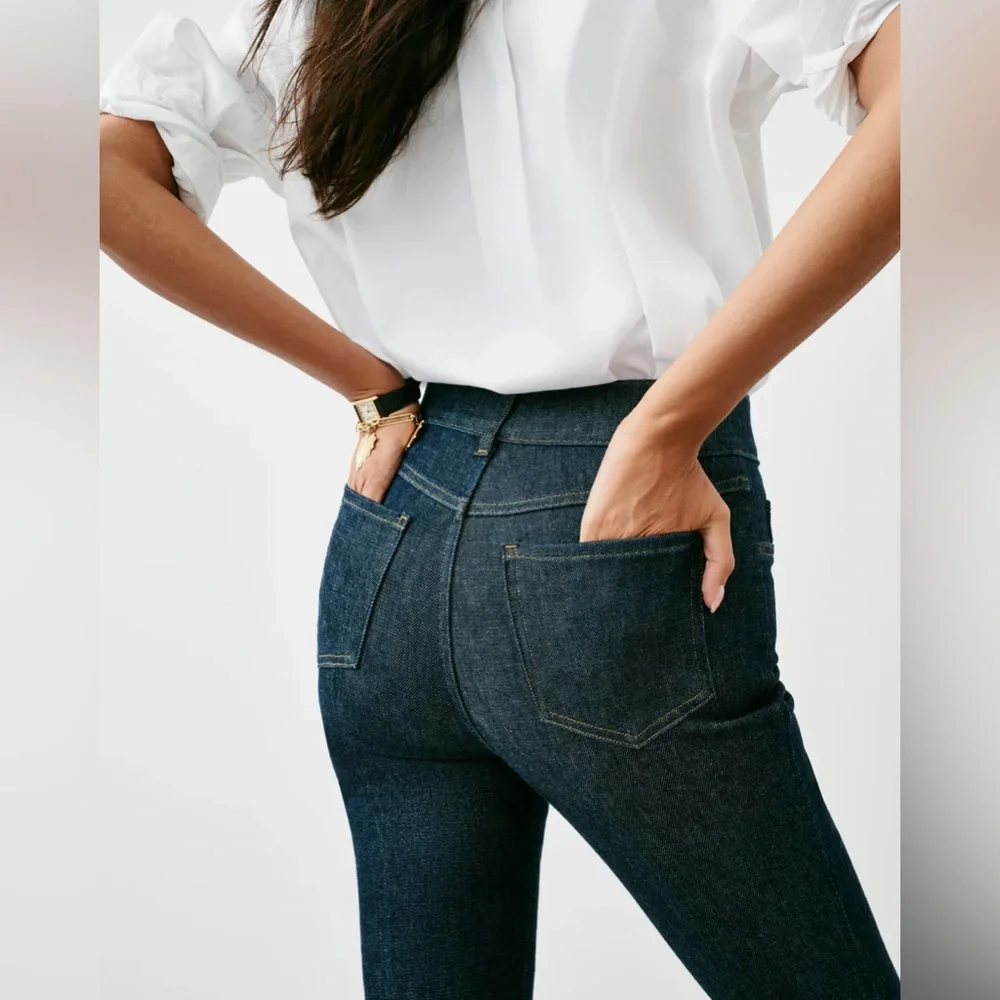 [NWOT] $168 SPANX Shape Original EveryWear
Flare Jeans in Indigo. Size Small - Picture 3 of 7